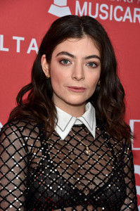       lorde270118BZNImage7.jpg