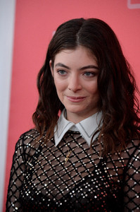       lorde270118BZNImage10.jpg