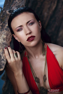 5a6d19ebaab61_MarineMoreteau-Elegantmag8.thumb.jpg.5480389e246646f80c6c7522d19d1585.jpg