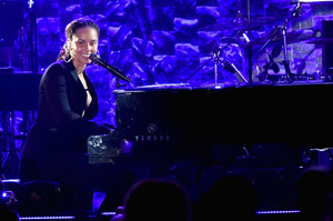 Alicia+Keys+Clive+Davis+Recording+Academy+SxwrhUYxtWvx.jpg