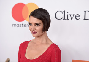 Katie+Holmes+Grammy+Salute+Industry+Icons+kEMFn6_-az4x.jpg