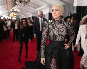 Lady+Gaga+60th+Annual+GRAMMY+Awards+Red+Carpet+-ypA3baPkazx.jpg