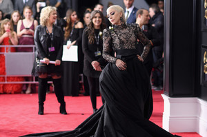 Lady+Gaga+60th+Annual+GRAMMY+Awards+Red+Carpet+uggSSCa10kAx.jpg