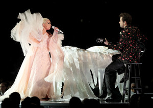 Lady+Gaga+60th+Annual+GRAMMY+Awards+Roaming+ADyppgKh9NZx.jpg