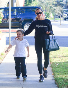 Jennifer+Garner+Jennifer+Garner+Keeps+Casual+vruXgE-XIDRx.jpg