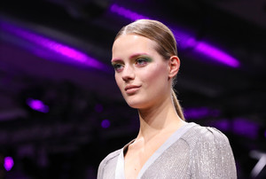 5a6f8eb36cf24_EstherHeeschRunwayMaybellineUrbanCatwalkpyENLocWVxPx.thumb.jpg.24a3feec9c6adf5c3645d3d62885e1c2.jpg
