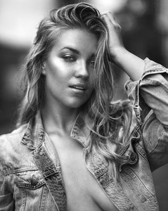 5a70e2dc875b9_KateWasleyKATE_50-21.thumb.jpg.a5bb680bdef3d4079a088e373f65cca0.jpg