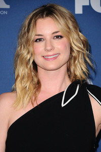 60791656_emilyvancamp0104picturepub-1.jpg