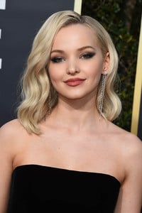 61043714_dovecameron0107picturepub-5.jpg