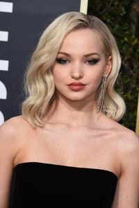 61043724_dovecameron0107picturepub-2.jpg