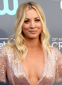 61431163_kaley_cuoco_11012018.jpg