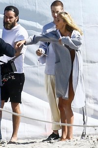 61965552_lais-ribero-josephine-skriver-and-jasmine-tookes_18012018p1_66.jpg