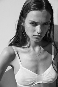 Alex-Bramall-Valeria-Visions-04.thumb.jpg.59e1240dc1db59f3078494e55367a4f4.jpg