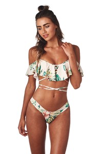 Anna_384_Tommi_Floral_Caletta_Top_x_Uno_Bottom.jpg