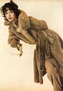 Avedon_Vogue_US_September_1st_1972_10.thumb.jpg.e35fcdcc6ba4974802c7b03310a2d8d0.jpg