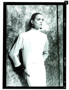 Bailey_Vogue_Italia_September_1986_Speciale_04.thumb.png.4eb6d127cdb91d4108a142cc1db8dd5f.png