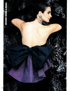 Bailey_Vogue_Italia_September_1986_Speciale_11.thumb.png.b59e43709a176ecc4581c05816819d99.png