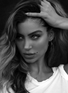 Belle_bw.thumb.jpg.d3427c84103309fc16840d760799056a.jpg