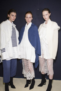 Burberry-bks-Z-RS17-3110.thumb.jpg.f44212d9598c5877c59f1a2b97682aaf.jpg
