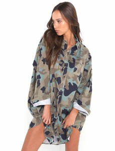 CAMO-OVERSIZED-SHIRT-IK2054645CAM_1532x2000_636316680862784000_5B2A5390.jpg