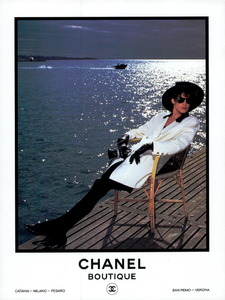 Chanel_Spring_Summer_1987_01.thumb.png.1f5967cc9e31f8ff7e9bf3a222c906f7.png