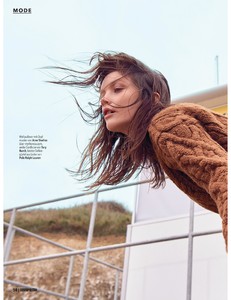 Cosmopolitan0118-5.jpg