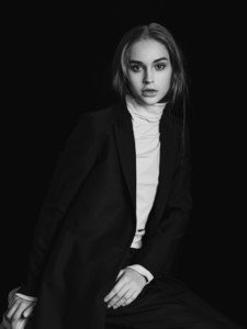 DariaWanted-14_zehx9m.jpg