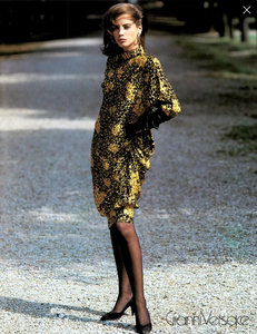 Demarchelier_Versace_Fall_Winter_86_87_04.thumb.png.d8dfb84e510fbb3d8da718ffdf3285b6.png