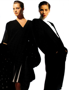Demarchelier_Vogue_Italia_September_1986_Speciale_07.thumb.png.fa0d4b92a317215bf44ae5f3b764d221.png