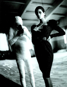 Demarchelier_Vogue_Italia_September_1986_Speciale_21.thumb.png.4b9784739aaba7aeb6143fa55a02c6c0.png