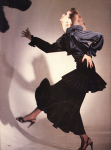 Elgort_Vogue_US_July_1982_09.thumb.jpg.920aa3745a32aea6e5e40296766bada2.jpg