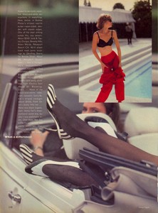 Elgort_Vogue_US_March_1983_05.thumb.jpg.c9d6c94df20b4507eb82a73f94862292.jpg