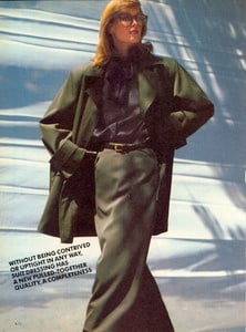 Elgort_Vogue_US_September_1982_09.thumb.jpg.c96c1d9aefc7db26b54cff14c4413fd0.jpg