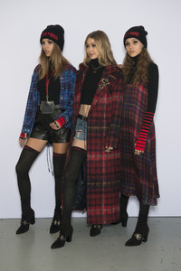 Hilfiger-bks-V-RF17-3147.thumb.jpg.e7e447ac233f61fb580020274ee75c31.jpg