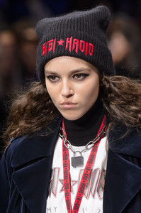 Hilfiger-clp-RF17-2484.thumb.jpg.edb32b291c0d1c2e636db01490217781.jpg