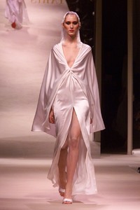 JEREMY-SCOTT-FALL-2000-RTW-32-LAURA-MCDANIEL-2C8M9735.thumb.JPG.cf2909a6d9234eddc89491d065b6682f.JPG