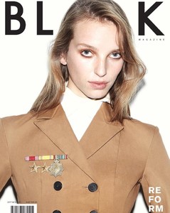 Jamilla_Black-Magazine-819x1024.thumb.jpg.7a771a652ec48a84f5e9c95cbd8d4e33.jpg
