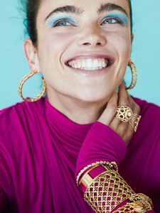 Jena-Goldsack-Fashion-Editorial08.thumb.jpg.0583dd90b0d63a2f60537109f7be028c.jpg