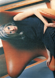 Karen-Ferrari-MaxMara-1996-05.thumb.jpg.87c172af788452b12341ead805244294.jpg