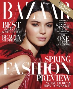 Kendall-Jenner_-Harpers-Bazaar-2018--06.jpg