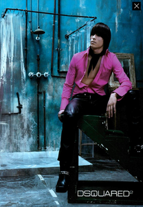 Klein_DSQUARED2_Fall_Winter_03_04_02.thumb.png.1d5c82da383c6ab3f2e73481fd88f2a3.png