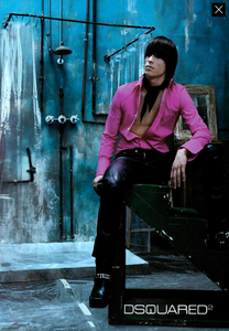 Klein_DSQUARED2_Fall_Winter_03_04_02.thumb.png.f867d5020a7204d752dced034fc3542e.png