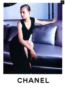 Lagerfeld_Chanel_Cruise_96_97_06.thumb.png.215fdfabf6a0b9446a1ea46763f24d44.png