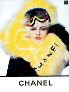 Lagerfeld_Chanel_Fall_Winter_94_95_03.thumb.png.ce260c44537846ef15a78a25e920ad4f.png