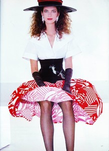 Lategan_Vogue_UK_March_1983_08.thumb.jpg.a9c3f9744e7d6e9bcf77ade502b14bae.jpg