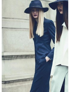 Look_UK_-_25_November_2013.bak-page-015.jpg