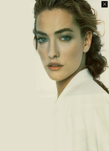 Max_Mara_Spring_Summer_1988_01.thumb.png.53b8ffa927d8f3303610b89e77701041.png