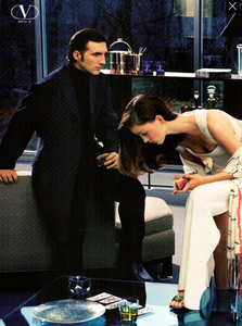 Meisel_Valentino_Fall_Winter_99_00_01.thumb.png.e49b4551bcfb6089b5bdf8f0046fc82f.png