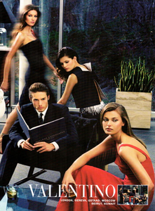 Meisel_Valentino_Fall_Winter_99_00_02.thumb.png.1cbf0c667cf6891585c9db34d7fe801d.png