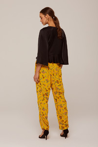 Mia-Top-Black-Fast-Lane-Pant-Yellow-3.jpg